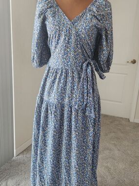 Old Navy Dainty Floral Blue And White Wrap Midi Dress Cottagecore Medium